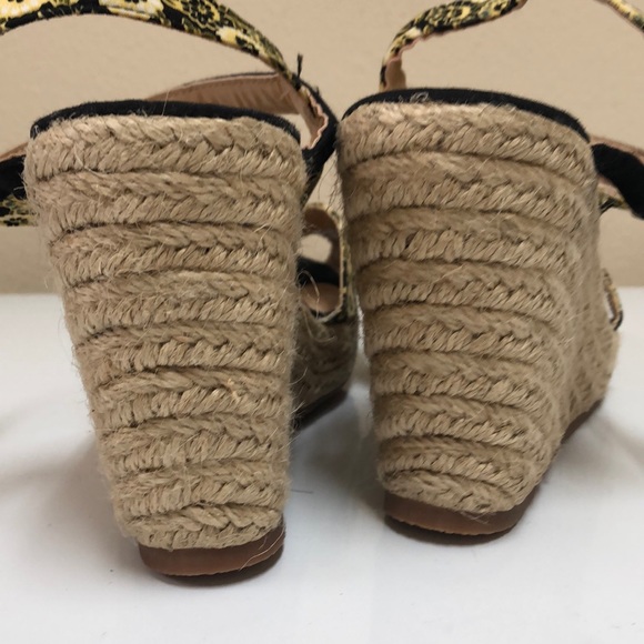 Charming Charlie Espadrille Wedges, size 9 - Picture 5 of 6